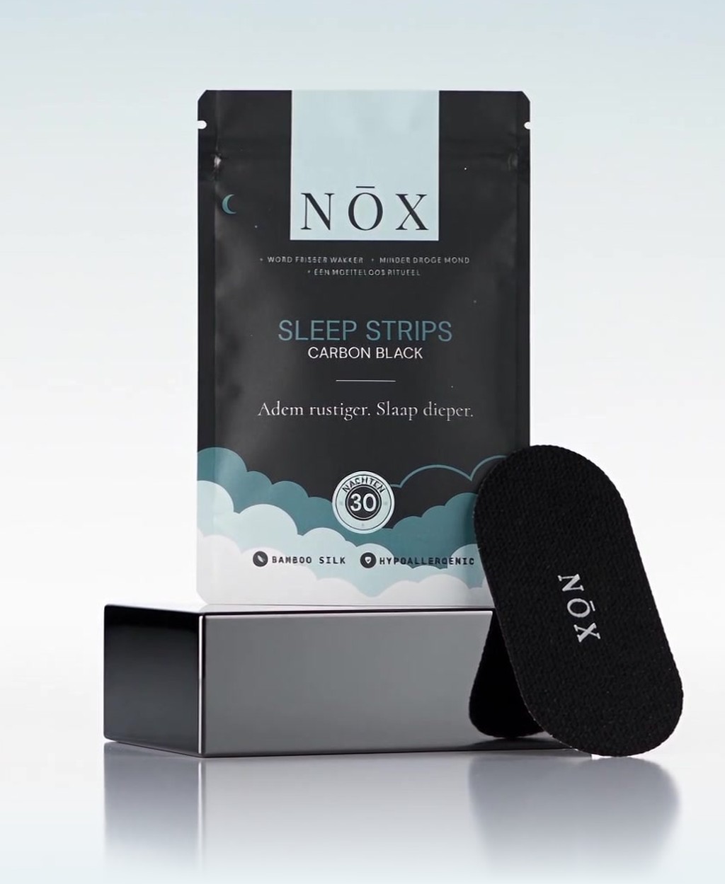 NŌX Sleep Strips Carbon Black: pouch met dertig strips en één mondstrip